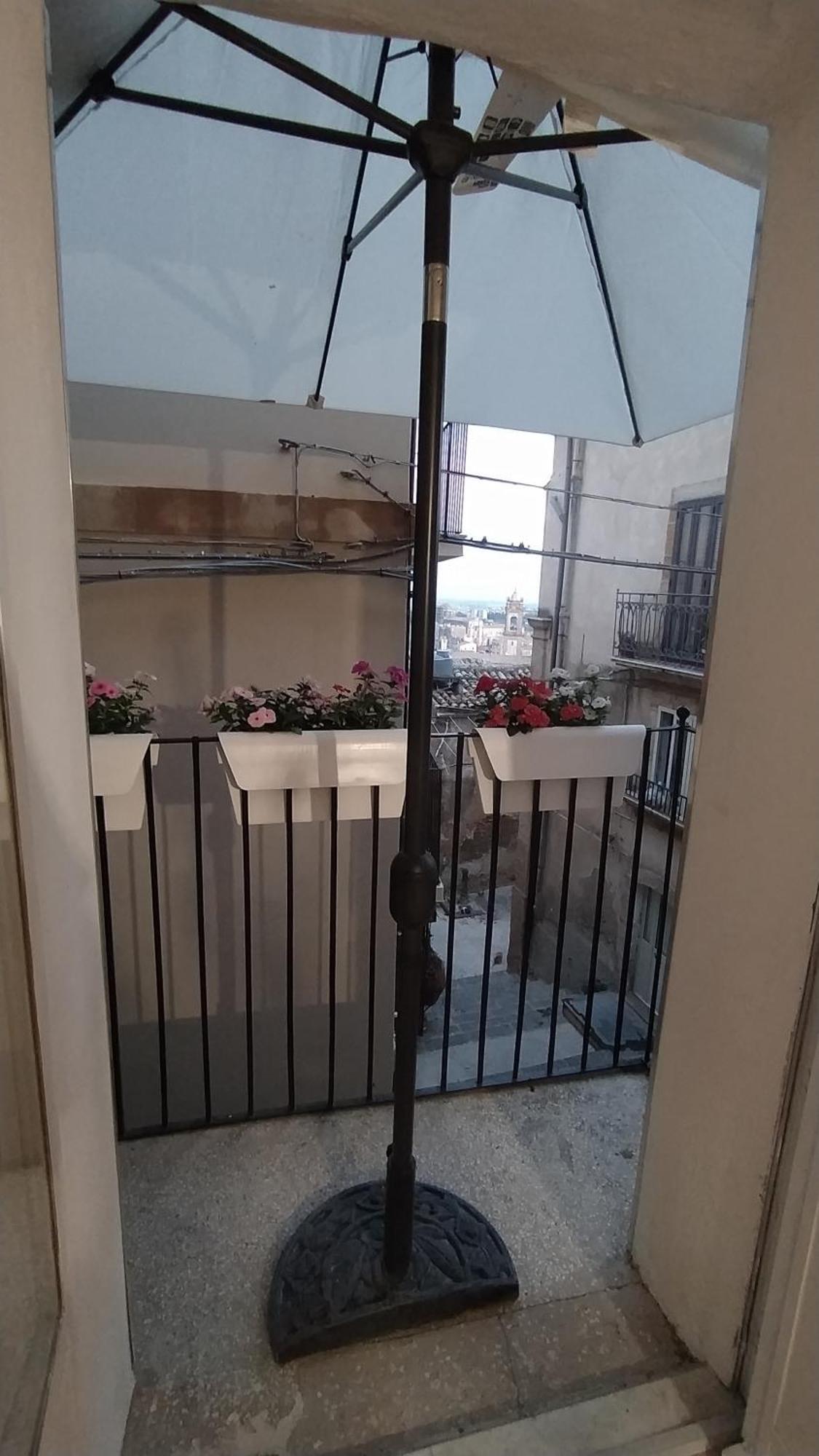 Guest House Alla Scala Caltagirone Eksteriør billede