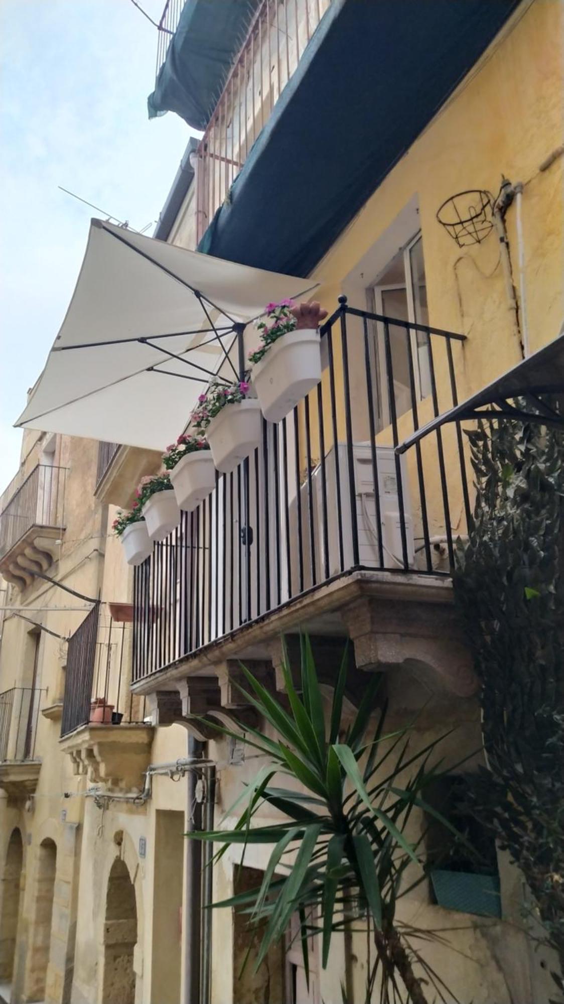 Guest House Alla Scala Caltagirone Eksteriør billede