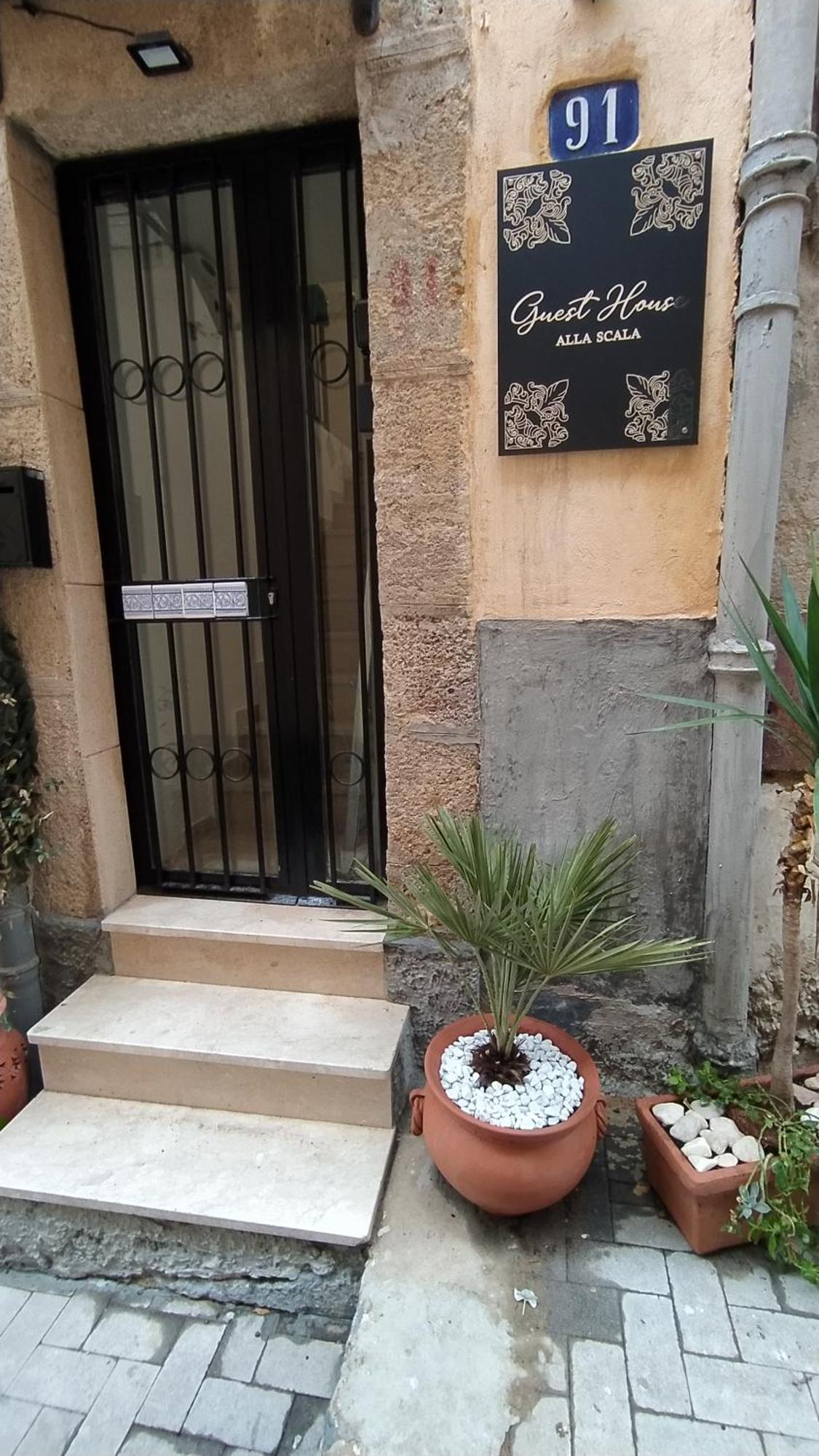 Guest House Alla Scala Caltagirone Eksteriør billede